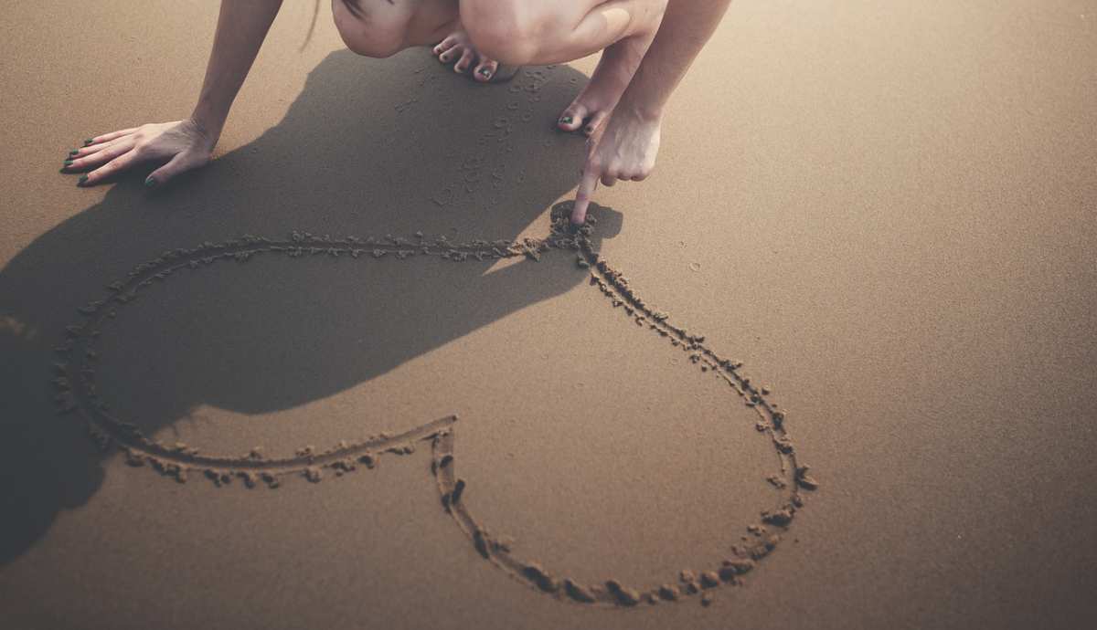 heart-beach-calm-enjoyment heart-beach-calm-enjoyment